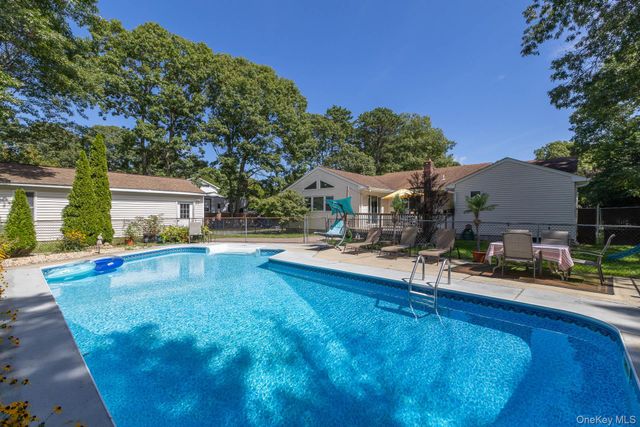 24 Evergreen Drive, Manorville, NY 11949