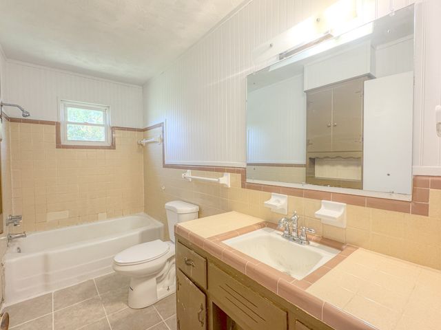 1204 Meadowlark Cir, Lafayette, TN 37083