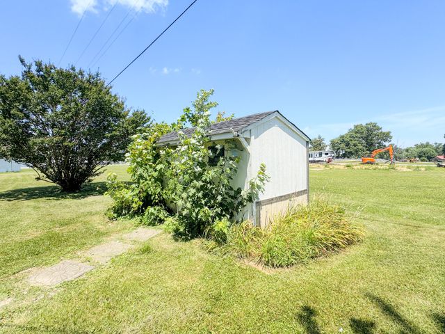 1204 Meadowlark Cir, Lafayette, TN 37083
