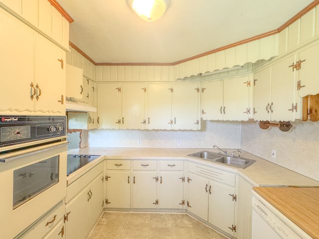 1204 Meadowlark Cir, Lafayette, TN 37083