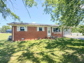 1204 Meadowlark Cir, Lafayette, TN 37083