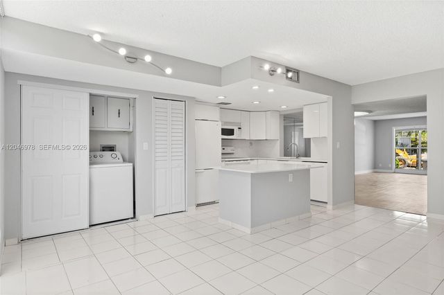 2408 NE 10th Street 122, Hallandale Beach, FL 33009