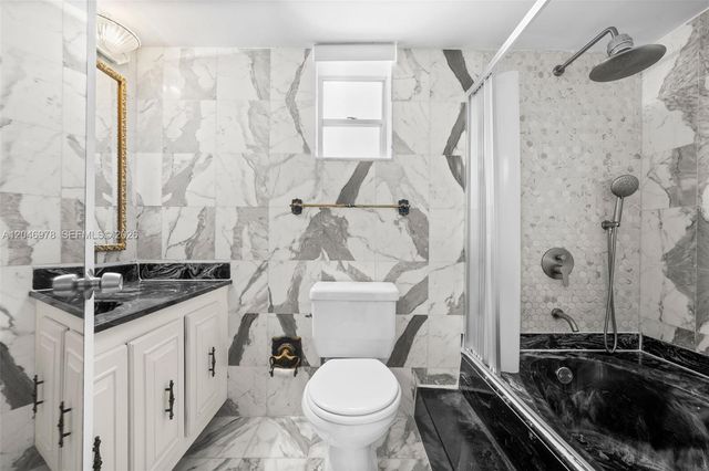 2408 NE 10th Street 122, Hallandale Beach, FL 33009