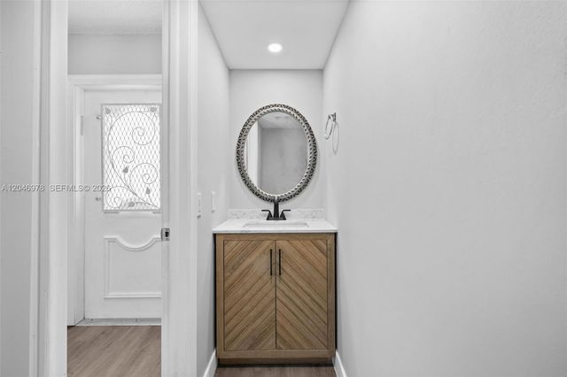 2408 NE 10th Street 122, Hallandale Beach, FL 33009