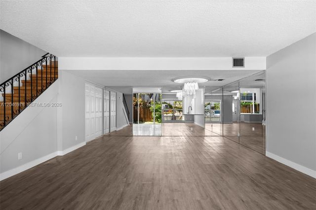 2408 NE 10th Street 122, Hallandale Beach, FL 33009