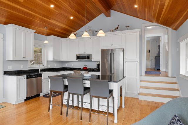 32 River Road, Hanover, NH 03755