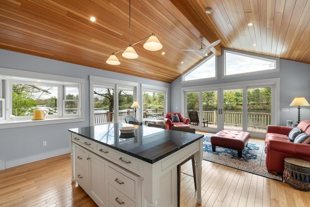 32 River Road, Hanover, NH 03755