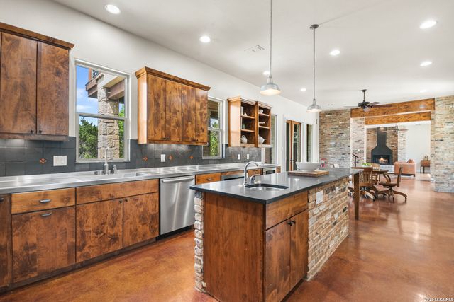 171 Scenic Bluffs, Boerne, TX 78006