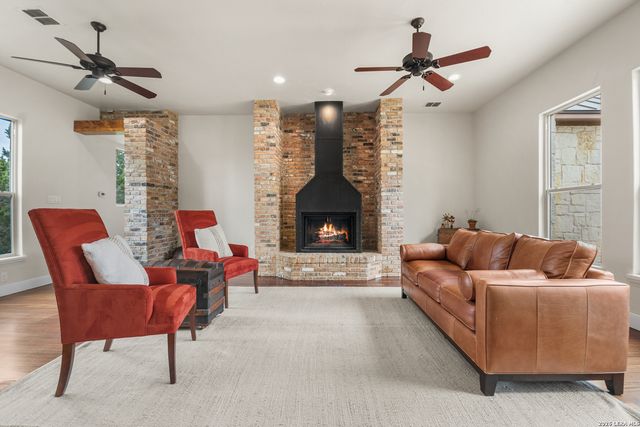 171 Scenic Bluffs, Boerne, TX 78006