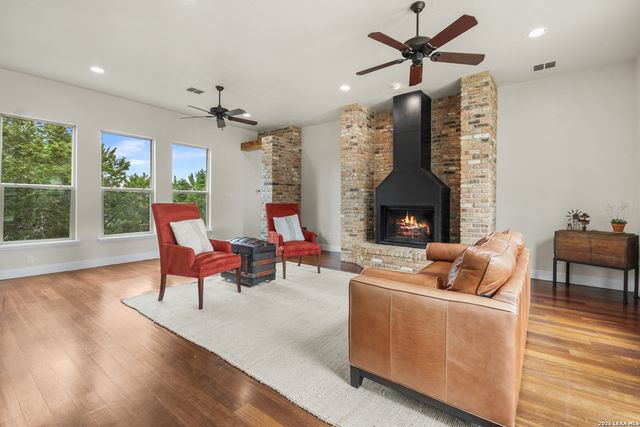 171 Scenic Bluffs, Boerne, TX 78006