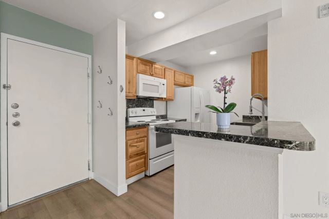 6171 Rancho Mission Rd 208, San Diego, CA 92108