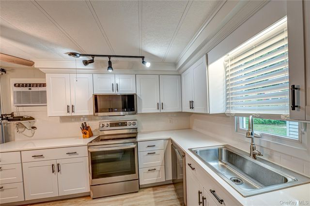 21 Limetree Drive, Manorville, NY 11949