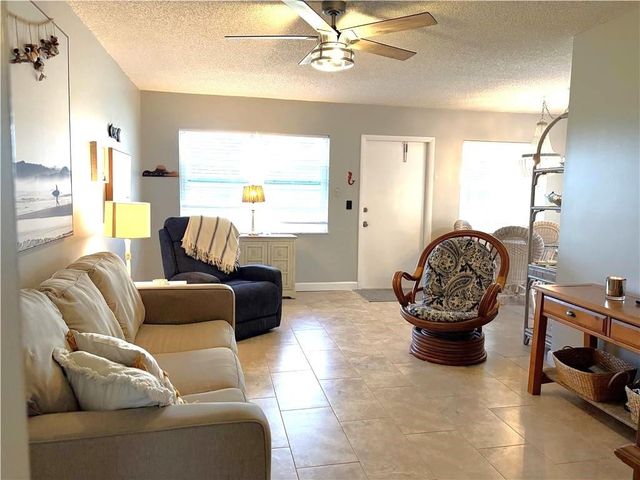 34 Pine Arbor Lane 203, Vero Beach, FL 32962