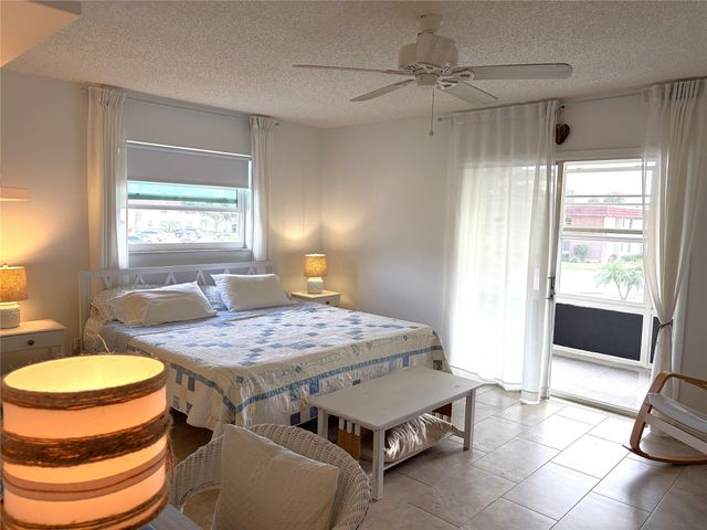 34 Pine Arbor Lane 203, Vero Beach, FL 32962