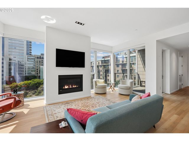 1075 Nw NORTHRUP St 515, Portland, OR 97209