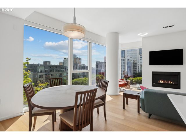 1075 Nw NORTHRUP St 515, Portland, OR 97209