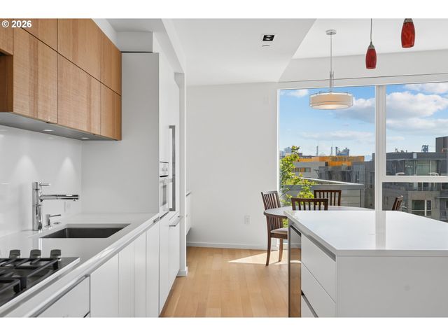 1075 Nw NORTHRUP St 515, Portland, OR 97209