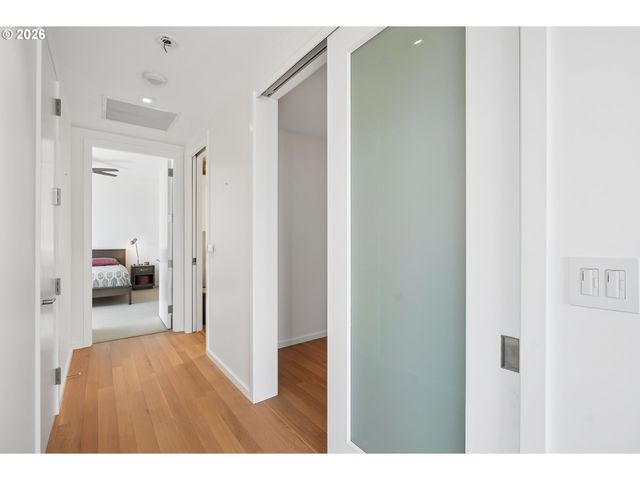 1075 Nw NORTHRUP St 515, Portland, OR 97209
