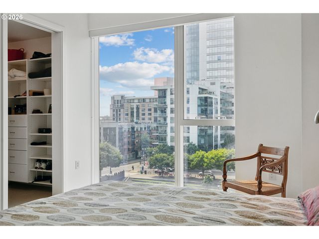 1075 Nw NORTHRUP St 515, Portland, OR 97209