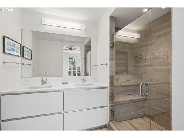 1075 Nw NORTHRUP St 515, Portland, OR 97209