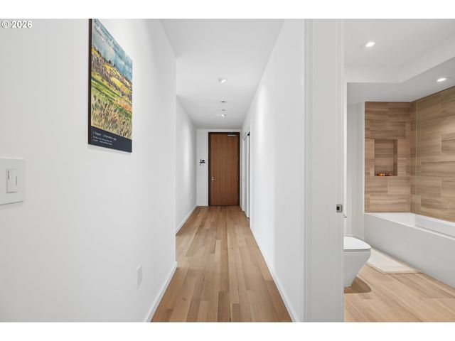1075 Nw NORTHRUP St 515, Portland, OR 97209