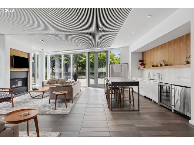 1075 Nw NORTHRUP St 515, Portland, OR 97209