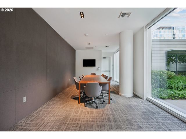 1075 Nw NORTHRUP St 515, Portland, OR 97209