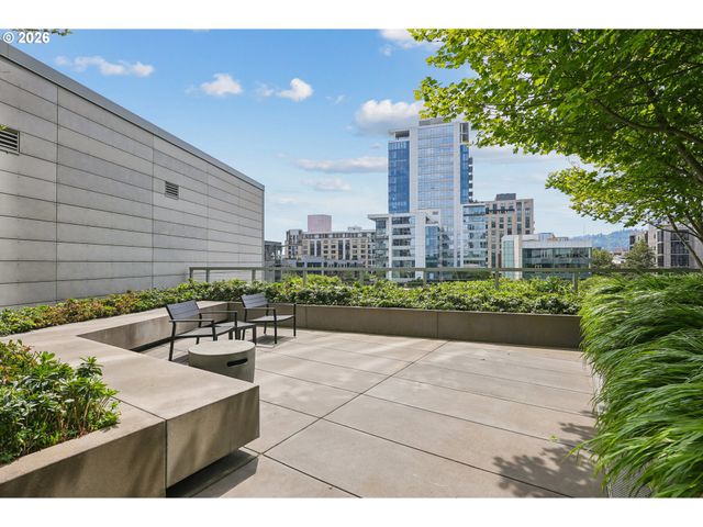 1075 Nw NORTHRUP St 515, Portland, OR 97209