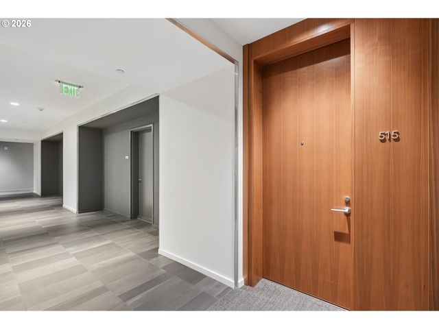 1075 Nw NORTHRUP St 515, Portland, OR 97209