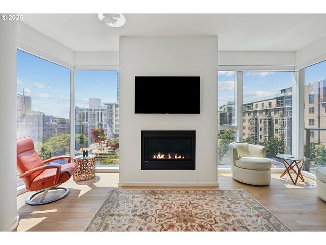1075 Nw NORTHRUP St 515, Portland, OR 97209