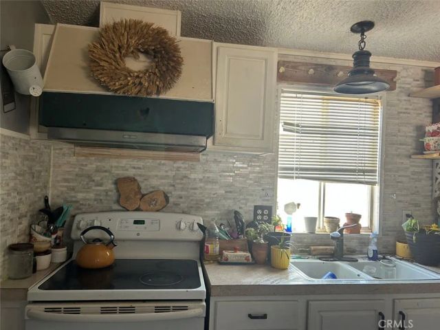 19033 Wagonwheel Road, Helendale, CA 92342