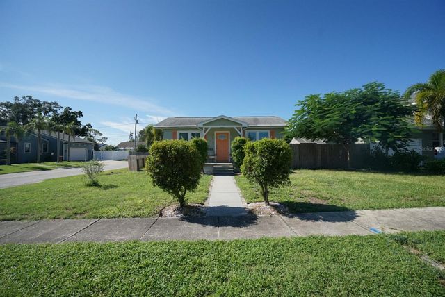 145 NE LINCOLN CIRCLE N, St Petersburg, FL 33702