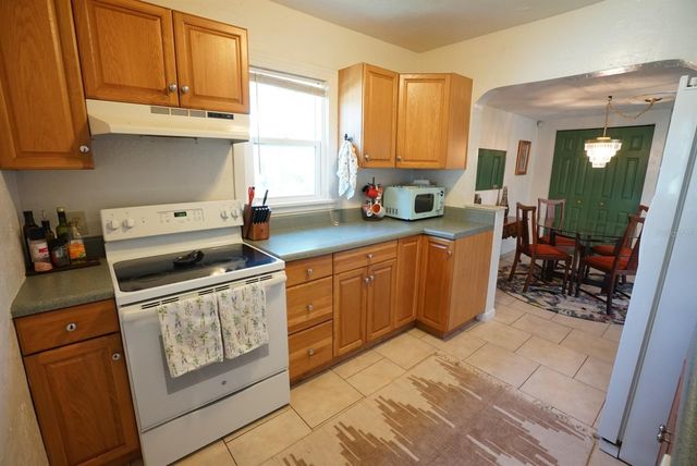145 NE LINCOLN CIRCLE N, St Petersburg, FL 33702