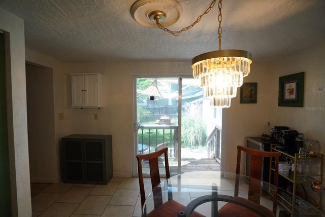 145 NE LINCOLN CIRCLE N, St Petersburg, FL 33702