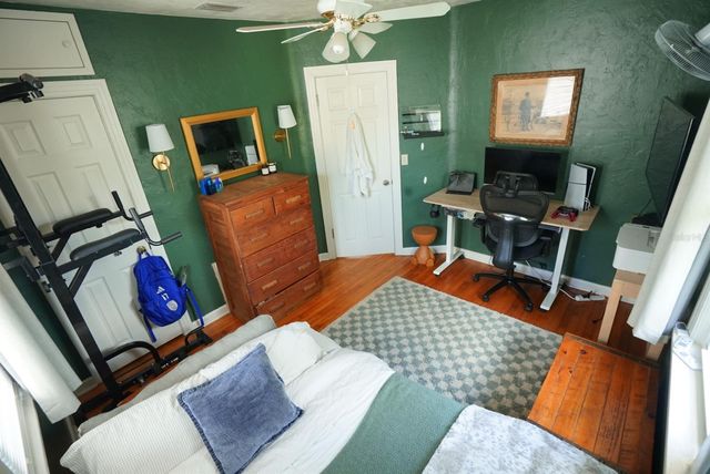 145 NE LINCOLN CIRCLE N, St Petersburg, FL 33702