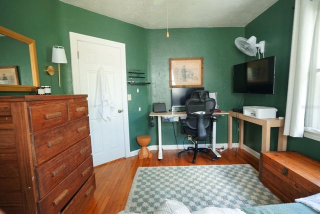 145 NE LINCOLN CIRCLE N, St Petersburg, FL 33702