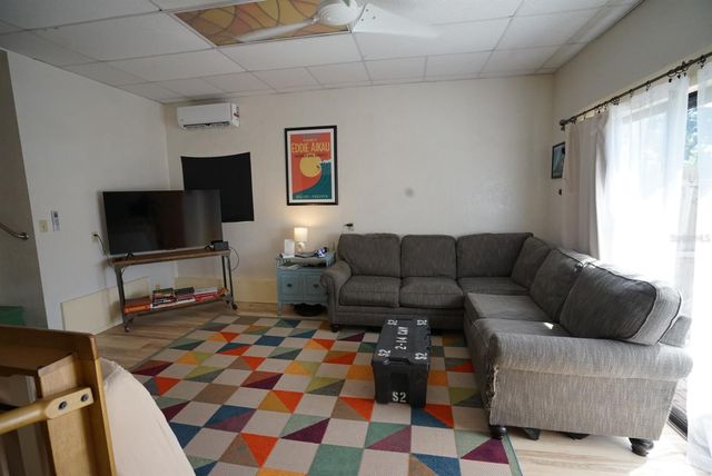 145 NE LINCOLN CIRCLE N, St Petersburg, FL 33702