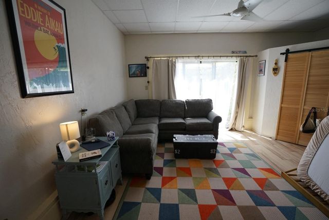 145 NE LINCOLN CIRCLE N, St Petersburg, FL 33702