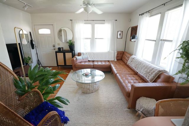 145 NE LINCOLN CIRCLE N, St Petersburg, FL 33702