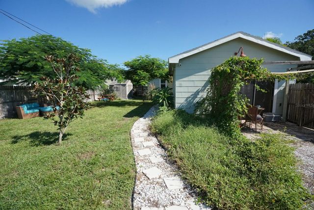 145 NE LINCOLN CIRCLE N, St Petersburg, FL 33702