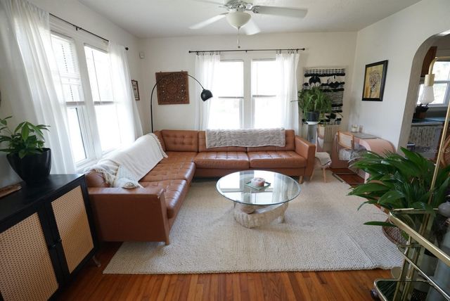 145 NE LINCOLN CIRCLE N, St Petersburg, FL 33702