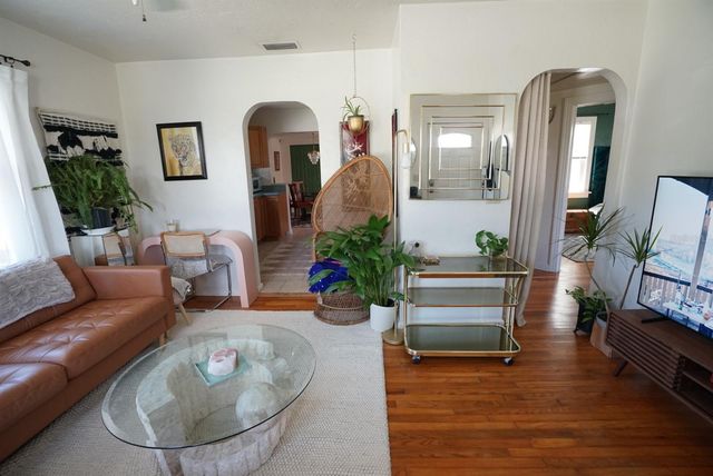 145 NE LINCOLN CIRCLE N, St Petersburg, FL 33702
