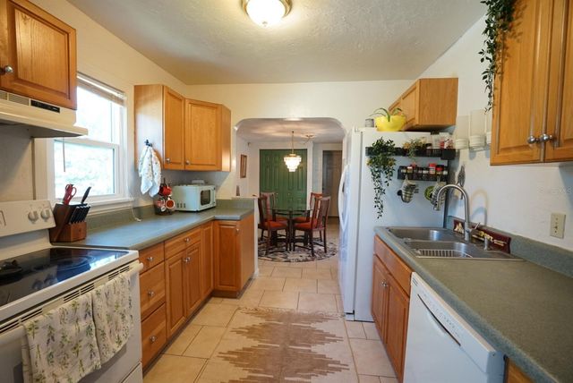 145 NE LINCOLN CIRCLE N, St Petersburg, FL 33702