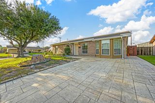 301 W Grenoble Drive, Grand Prairie, TX 75052