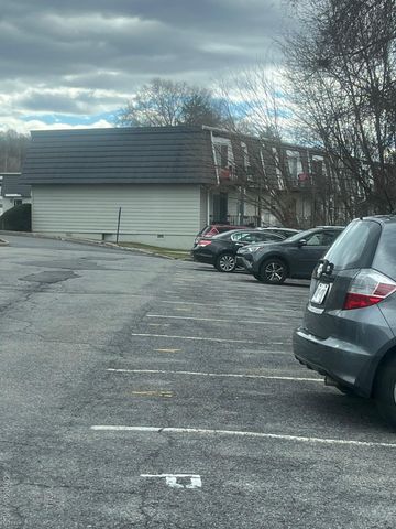 9 White Gate Road J, Wappingers Falls, NY 12590