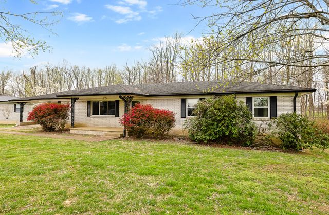 111 Cothron Dr, Lafayette, TN 37083