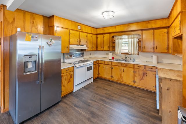 111 Cothron Dr, Lafayette, TN 37083