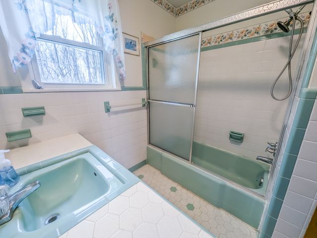 111 Cothron Dr, Lafayette, TN 37083