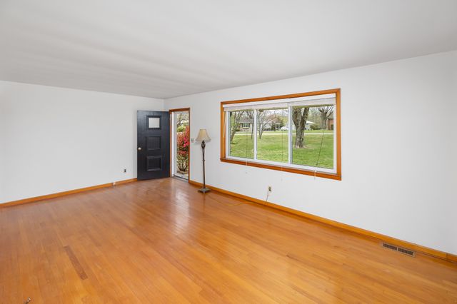 111 Cothron Dr, Lafayette, TN 37083