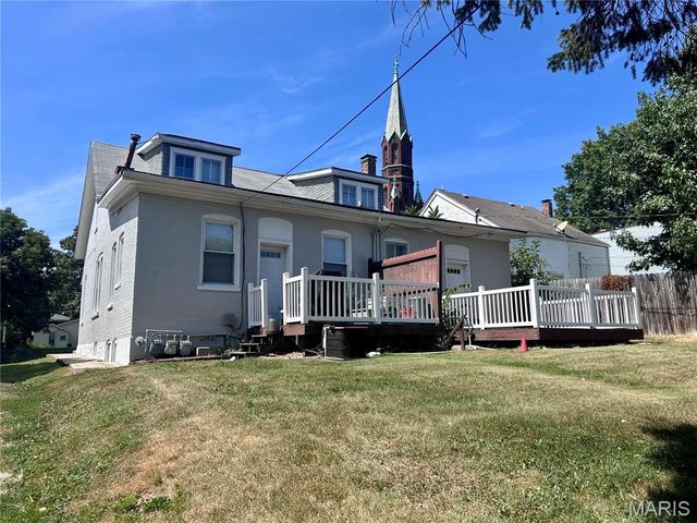 222 S Jackson Street, Belleville, IL 62220